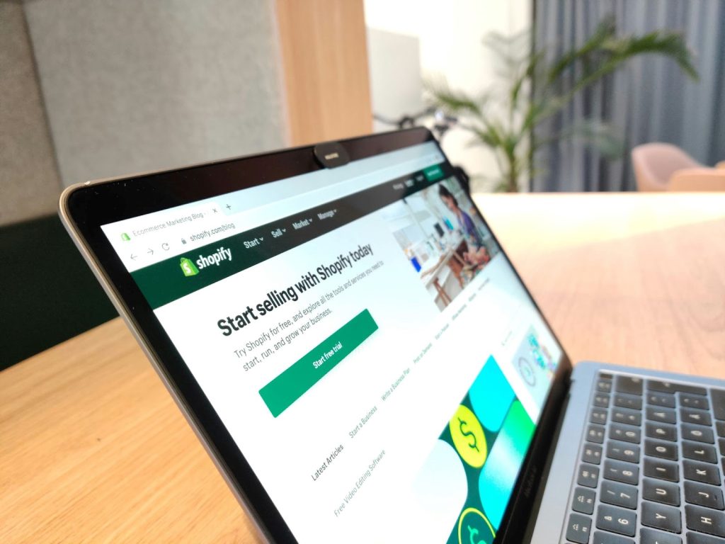 An image displaying the Shopify website interface